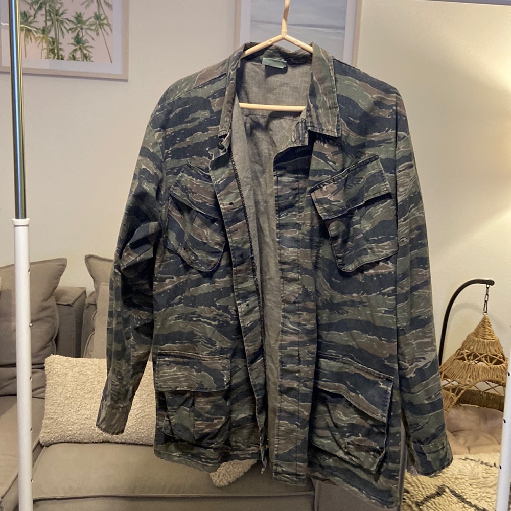 Military surplus tiger stripe camo button down. men’s XL